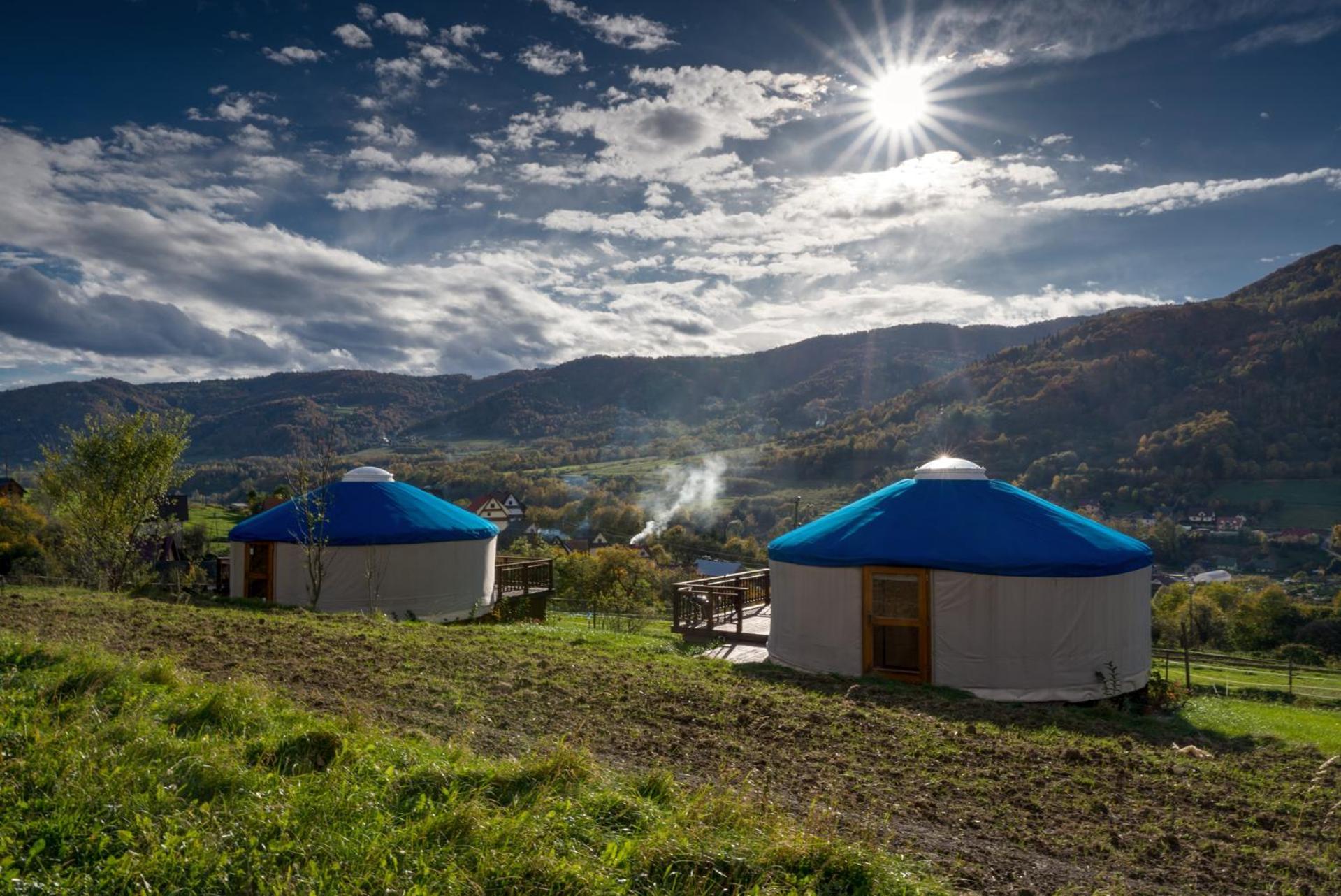 Gorski Glamping - Caloroczne Jurty Z Widokiem Tylmanowa エクステリア 写真