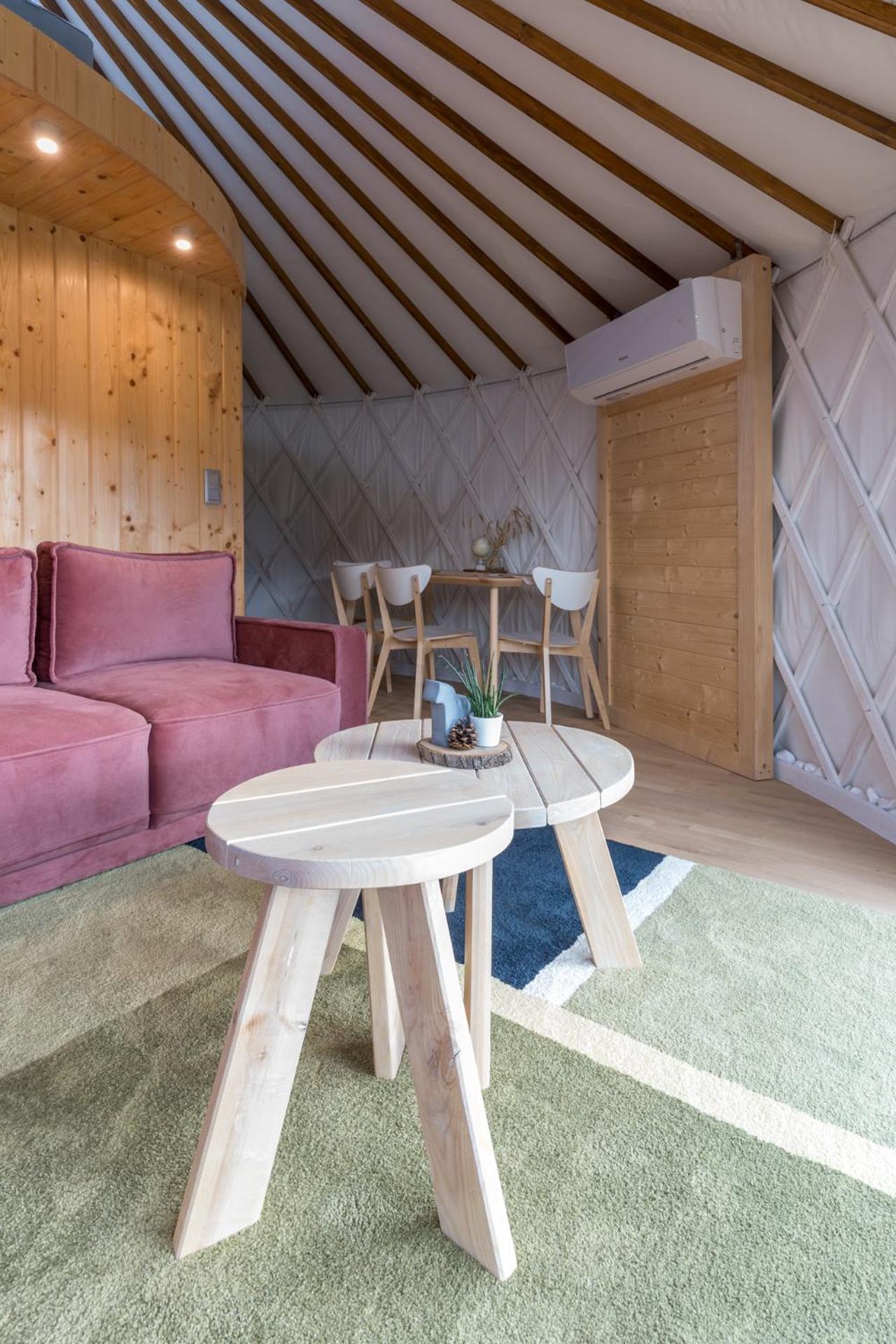 Gorski Glamping - Caloroczne Jurty Z Widokiem Tylmanowa エクステリア 写真